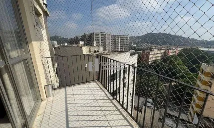 Apartamento à venda no maracanã, colado ao boulevard 28 de setembro! com 1 suíte e closet, banheiro social e 1 vaga na escritura, é perfeito para quem busca praticidade. entre em contato agora e agend