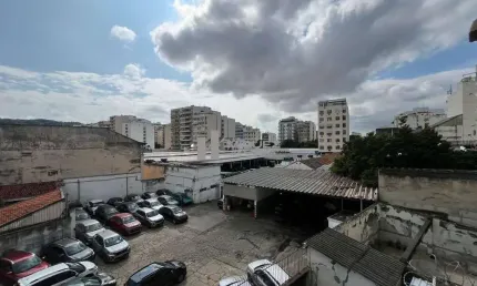 Apartamento à venda na barão de itaipu com 2 quartos e vaga demarcada. pronto para morar em rua tranquila e bem localizada.
