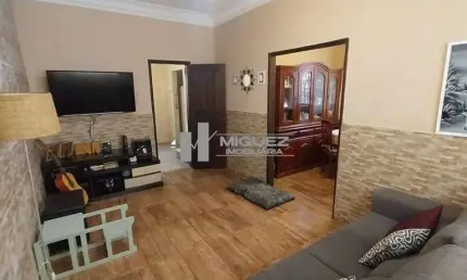 Casa à venda na Rua Haddock Lobo, Tijuca! 3 quartos com vaga, perfeita para quem busca espaço e tranquilidade. Localização privilegiada. Ligue agora e agende uma visita!