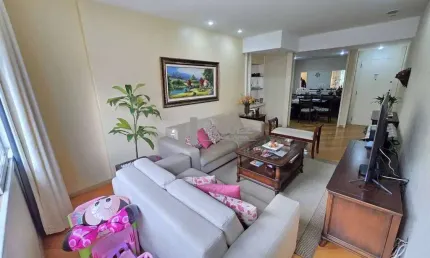 Na Tijuca, apartamento à venda com 130 m², pertinho do metrô. Conta com 3 quartos (1 suíte), sala espaçosa e vaga coberta na escritura. Ideal para seu novo lar. Entre em contato agora!