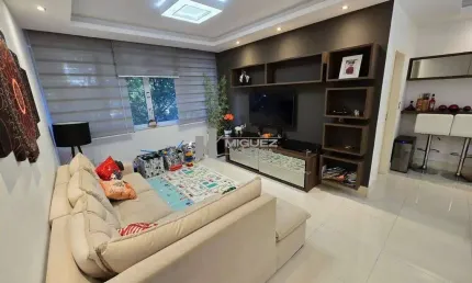Oportunidade na Tijuca! Apartamento à venda, 140 m², com 3 quartos (1 suíte com closet e hidromassagem) e 1 vaga demarcada. Espaço e requinte em localização privilegiada. Agende sua visita hoje!
