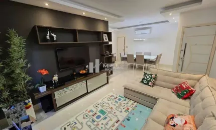 Apartamento à venda na Tijuca, com 140 m² de puro conforto! São 3 quartos amplos (1 suíte com closet e hidromassagem) e 1 vaga demarcada na escritura. Espaço e sofisticação esperam por você. Entre em 