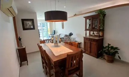 Rua araújo pena, tijuca: excelente apartamento à venda com 3 quartos (1 suíte), varandão e 2 vagas de garagem na escritura. condomínio oferece infraestrutura completa. agende sua visita.