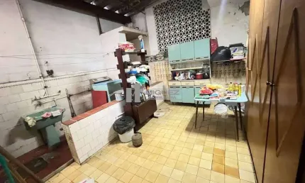 À venda no Méier, casa de vila com 2 quartos, sala ampla e vaga. Localizada na Vila São Jorge, a 500 metros da Dias da Cruz. Excelente opção para quem busca praticidade e segurança.