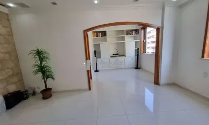 Apartamento à venda na rua garibaldi, tijuca! 2 salas, 2 quartos, dependência completa, vaga de garagem e portaria 24h. infraestrutura completa para seu conforto. não perca, contate agora!