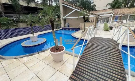 Na Barão de Itapagipe, apartamento à venda com 2 quartos (sendo 1 suíte), varanda, cozinha com área de serviço e 1 vaga na garagem. Condomínio com infraestrutura total.