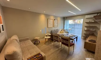 Apartamento à venda na Tijuca, finamente decorado com varanda, sala 2 quartos sendo um suíte cozinha com móveis planejados, dependência completa, 1 vaga de garagem, Praça Saens Pena.