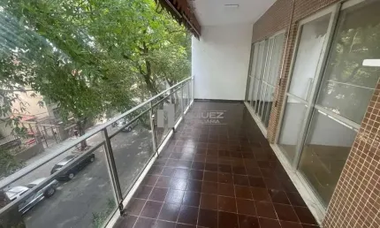 Apartamento à venda na rua dona delfina - tijuca, área nobre! debruçado no metrô uruguai! varanda, sala 3 quartos, suíte e 2 vagas de garagem na escritura!