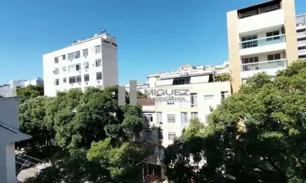 Rua martins pena, tijuca. apartamento à venda com 3 quartos sendo 1 suíte e vaga. sol manhã e porteiro 24 horas.código 22403