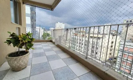 Viva com estilo! cobertura à venda na tijuca, com varandão, 2 quartos (suíte), sala ampla, terraço panorâmico e vaga, a 1 quadra do metrô. agende sua visita hoje!