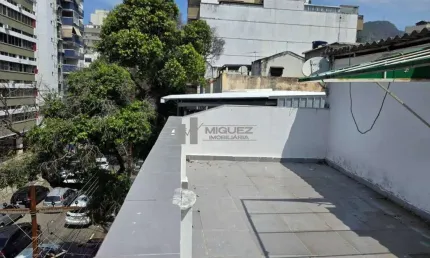 Imperdível! casa à venda na rua afonso pena, tijuca, a uma quadra do metrô. 3 quartos, garagem e terraço para momentos únicos. conforto e localização perfeita. fale conosco!