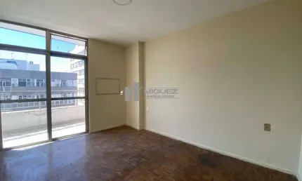 Apartamento à venda na rua do bispo com aproximadamente 105 m². possui varanda, sala ampla, 3 quartos (1 suíte) e 2 vagas de garagem. exclusividade na região.