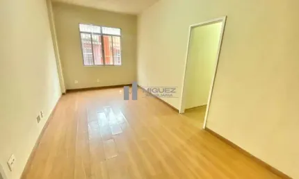 Oportunidade na tijuca: 2 quartos, em frente ao shopping, perto do metrô e com portaria 24h