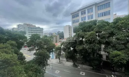 Apartamento para alugar na rua são francisco xavier- tijuca! apenas 150 metros do metrô, literalmente debruçado! largo da segunda feira! impecável 3 quartos com suíte e dependências! sol da manhã.