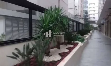 Apartamento à venda na rua conde de bonfim, tijuca. são 2 quartos em localização estratégica, próximo à praça saens peña e metrô. excelente opção para morar com praticidade.
