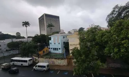 Apartamento à venda na tijuca, av. paula souza. são 2 quartos bem distribuídos, em localização estratégica, próximo ao metrô e ao maracanã. excelente opção para morar ou investir.