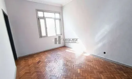 Apartamento à venda na rua são francisco xavier, próximo ao metrô e colégio militar. conta com 2 quartos e dependências. excelente localização e oportunidade. entre em contato para mais detalhes.  tex