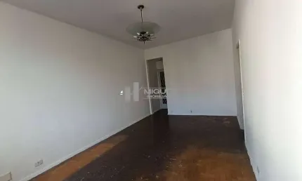 Apartamento à venda na rua uruguai, área nobre. são 3 quartos, dependência e 1 vaga de garagem. localização privilegiada a 450 metros do metrô. consulte para mais informações.