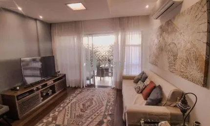 Na tijuca, apartamento à venda com 140 m², 3 quartos (1 suíte), varanda com vista livre e 2 vagas na escritura. localizado na rua antônio basílio.