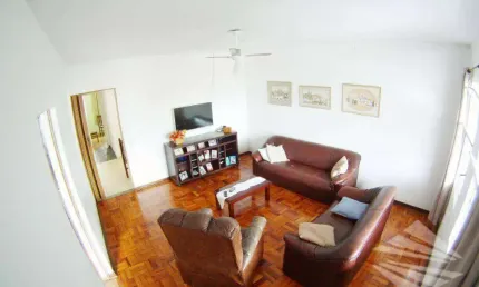 Casa com 3 dormitórios e edícula à venda, 220 m² por R$ 450.000 - Jardim Independência - Taubaté/SP