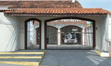 Casa à venda, 294 m² por R$ 1.040.000,00 - Jardim Paulista - Taubaté/SP
