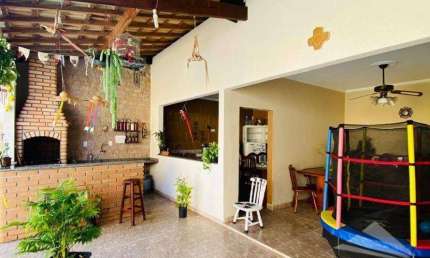 Sobrado à venda, 220 m² por R$ 700.000,00 - Parque São Cristóvão - Taubaté/SP