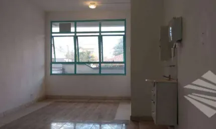 Ponto comercial com 1 sala para alugar na Rua Quinze de Novembro, Centro, Taubaté