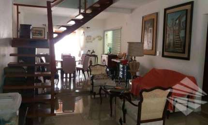 Sobrado com 3 dormitórios à venda, 223 m² - Campos Do Conde - Tremembé/SP