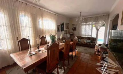 Casa com 4 dormitórios à venda, 207 m² - Centro - Taubaté/SP