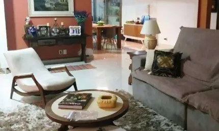 Casa com 2 dormitórios à venda, 250 m² por R$ 690.000,00 - Independência - Taubaté/SP