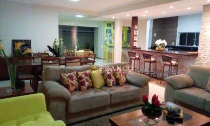 Sobrado com 3 dormitórios, 390,52m² - venda ou aluguel - Campos do Conde Versailles - Tremembé/SP