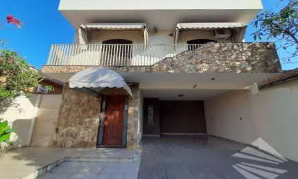 Sobrado com 4 dormitórios à venda, 322,67m² - Centro - Taubaté/SP