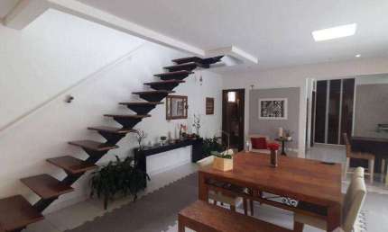 Sobrado com 3 dormitórios à venda, 322 m² - Campos do Conde 2 Versailles - Tremembé/SP