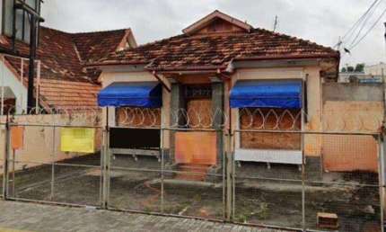 Casa comercial com 2 salas para alugar na Avenida Nove de Julho, Centro, Taubaté