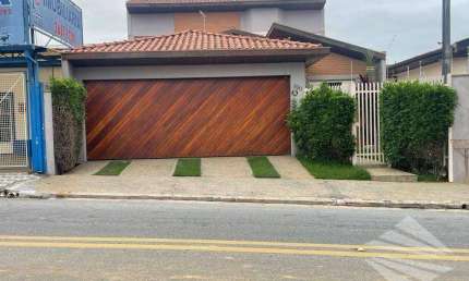 Sobrado com 3 dormitórios à venda, 210 m² - Independência - Taubaté/SP