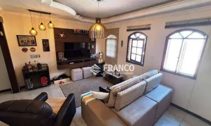 Casa com 4 dormitórios à venda, 160 m² - Independência - Taubaté/SP