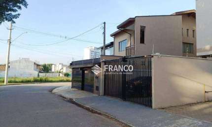 Sobrado com 3 dormitórios à venda, 150,06m² - Residencial Portal da Mantiqueira - Taubaté/SP