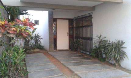 Sobrado com 3 dormitórios para alugar, comercial ou residencial, 300 m² - Jardim Maria Augusta - Taubaté/SP
