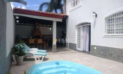 Sobrado à venda, 190 m² por R$ 880.000,00 - Campos Elíseos - Taubaté/SP