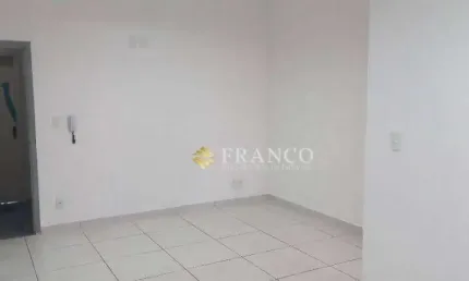 Sala comercial com 1 sala para alugar na Rua Coronel Marcondes de Mattos, Centro, Taubaté