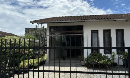 Casa térrea, averbada e murada com área construída de 135 m² em terreno de 507 m²   valor 780.000,00.