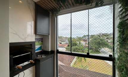 Apartamento com 1 suíte mais 1 quarto à venda no bairro Petrópolis em Joinville-SC por R$ 365.000,00.