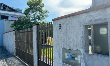 Terreno plano com 358,16m² à venda no bairro Espinheiros em Joinville - SC por R$ 400.000,00.