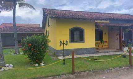 Encante-se com esta Residência Aconchegante em Condomínio  - 2 quartos