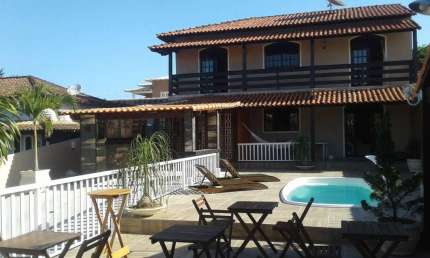 Linda Casa de 6 Quartos com Piscina - Porteira fechada (Venda ou Locação)