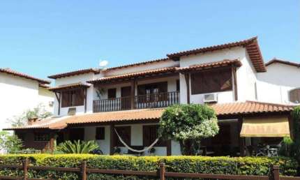 Casa com 3 quartos (1 suíte) e piscina no Condomínio Vila das Conchas