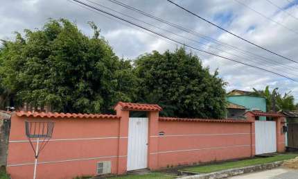 Casa com 3 quartos (1 suíte), amplo terreno e estrutura - Saquarema
