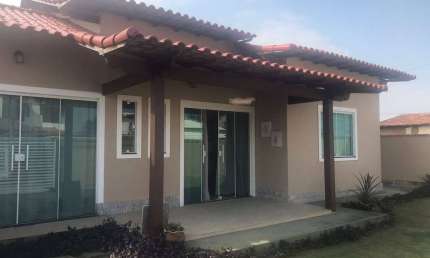 Casa com 3 Quartos  (2 Suites ) e Piscina - Condominio Sonho de Vida
