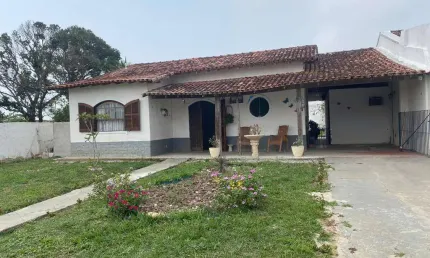 Casa linear com  4 quartos ( 1suite ) e piscina - Coqueiral