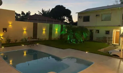 Casa 5 quartos (1 suite) com Piscina e Hidro no Parque Hotel